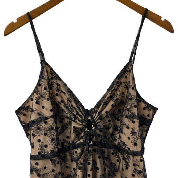 En crème Boutique Lace Overlay Long Dress W/ Keyhole Nude Black Spaghetti Strap - Picture 3 of 11